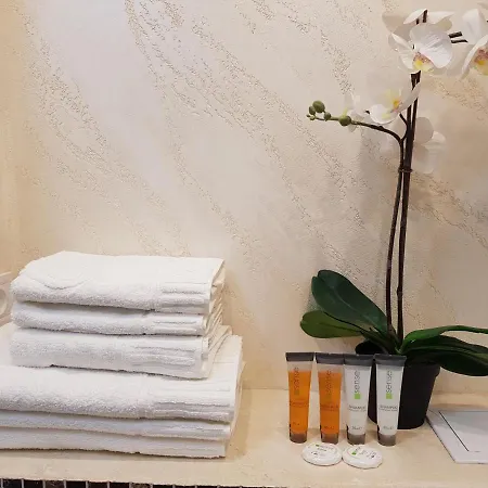 Simone' S Central Brand New Cozy Apartment - Free Parking